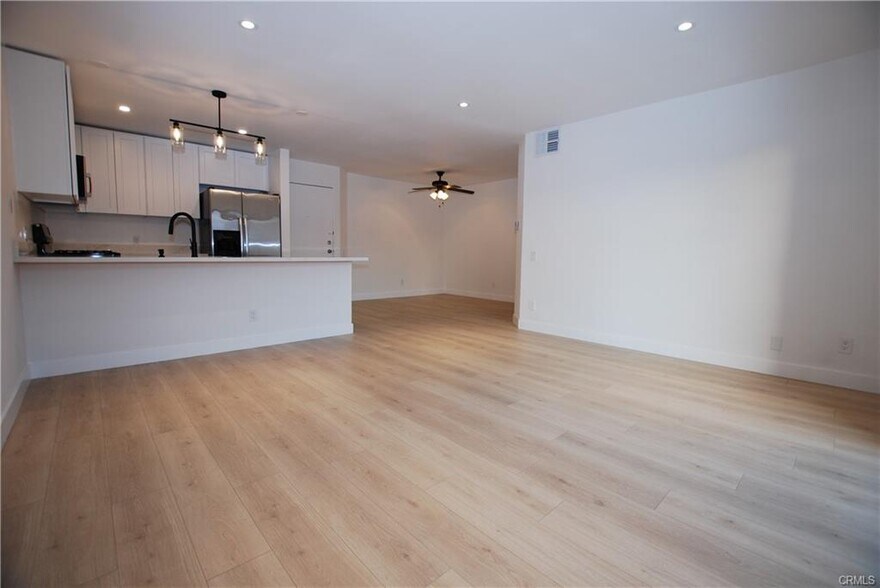 Building Photo - 6820 Remmet Ave