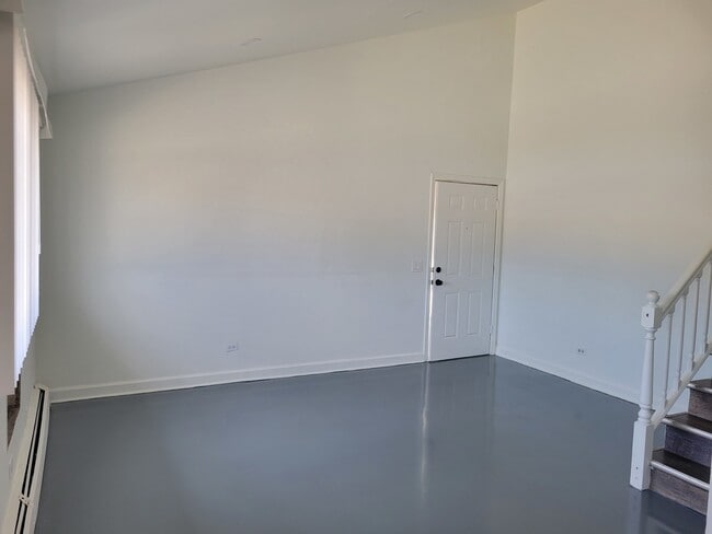 Building Photo - 3029 Bright St