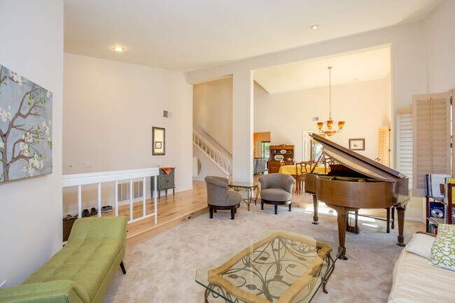 Building Photo - 3258 Lower Ridge Rd