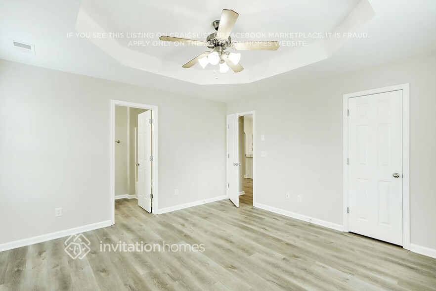 Building Photo - 5000 Buckeye Pl