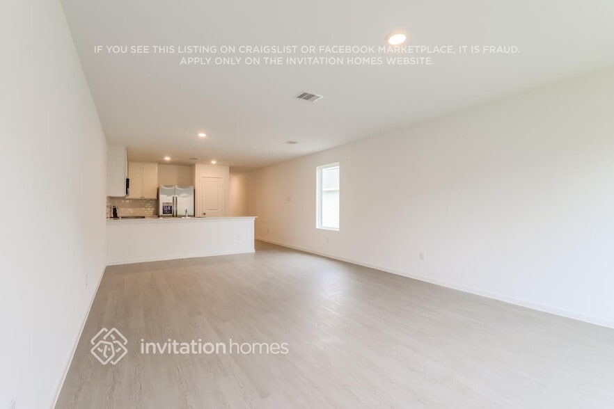 Building Photo - 15211 Abella Dr