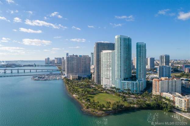 Building Photo - 1900 N Bayshore Dr