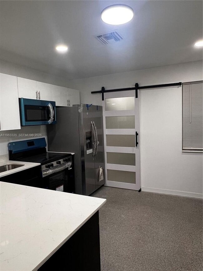 Building Photo - 3820 SW 16th St