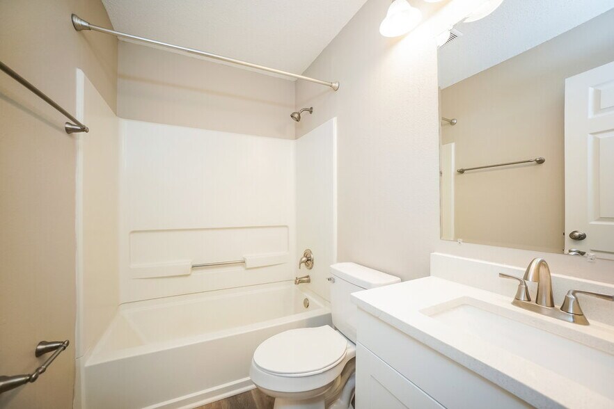 Building Photo - 3926 Candle Berry Dr