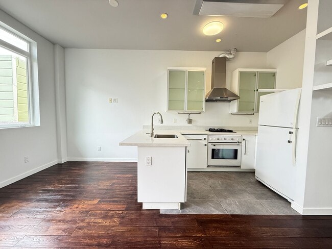 Building Photo - The contemporary residential unit townhouse