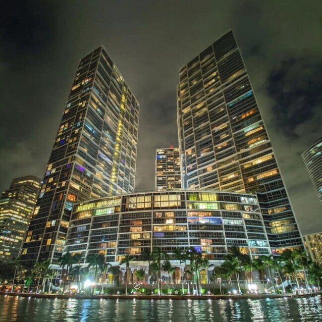 Building Photo - 485 Brickell Ave