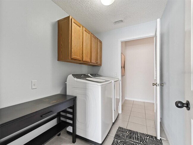 Building Photo - 3008 Rugby Way