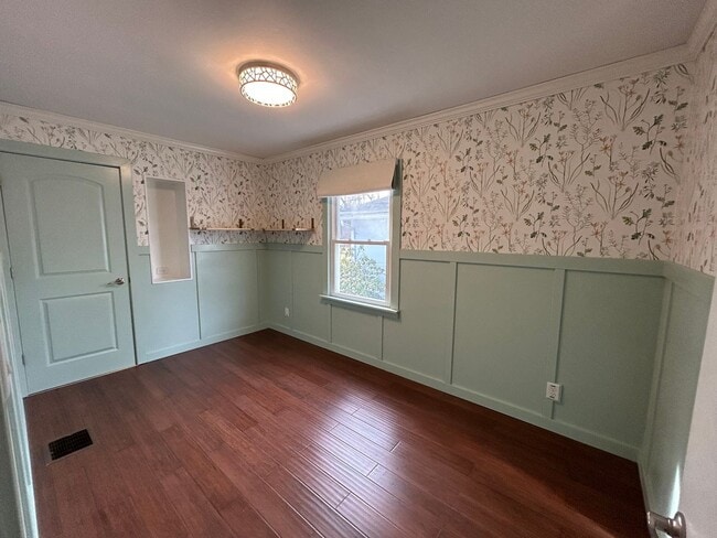 Building Photo - 475 W Kanawha Ave