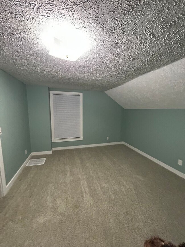 Building Photo - Unique 3-Bedroom, 2-Bathroom Home with Mother-In-Law Suite – $1,600/Month