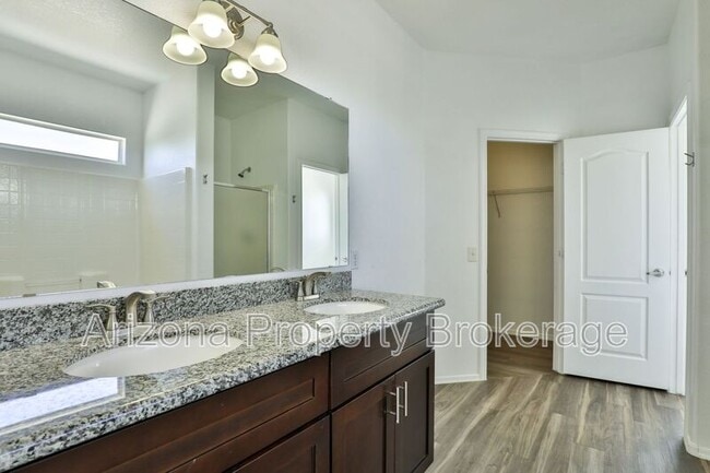 Building Photo - 13264 W Ventura St