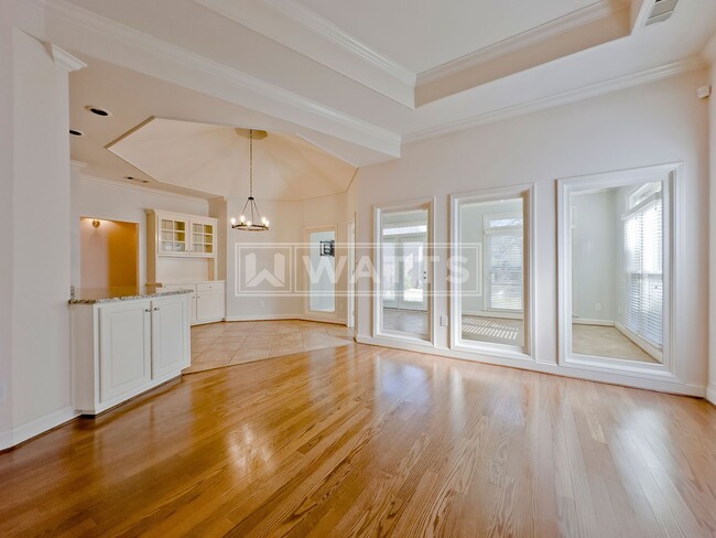 Building Photo - Spacious 3-Bed, 2-Bath Riverchase Garden Home