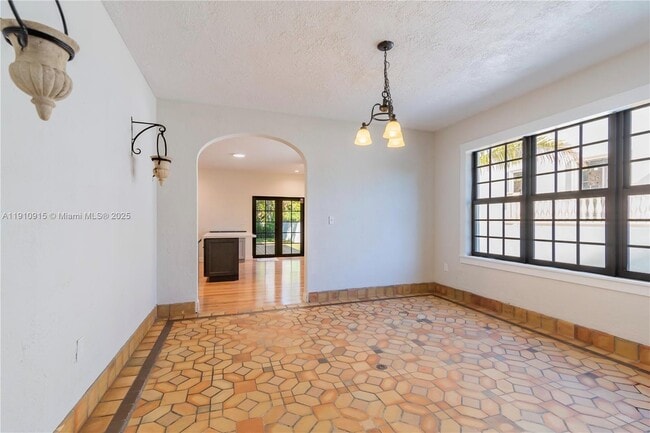 Building Photo - 3718 Sheridan Ave