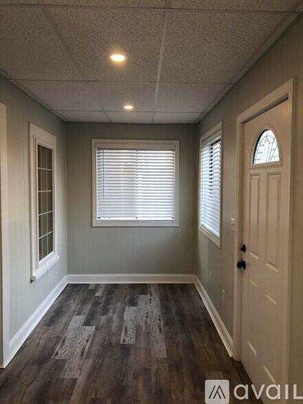 Building Photo - 60 Irving Way