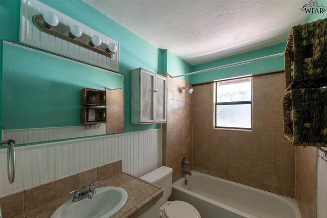 Building Photo - 4661 Briarwood Dr