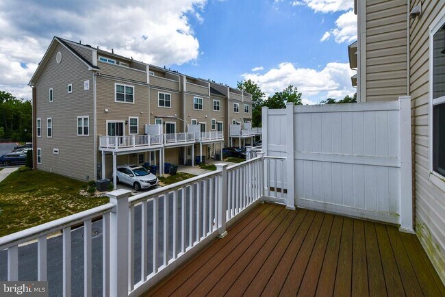 Building Photo - 7102 Druce Way