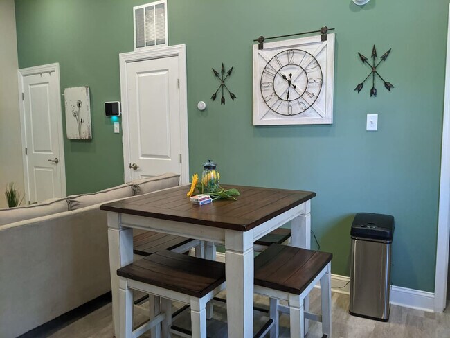 Building Photo - 248 Market St