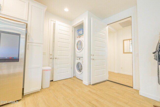 Building Photo - 4234 Enmark Dr
