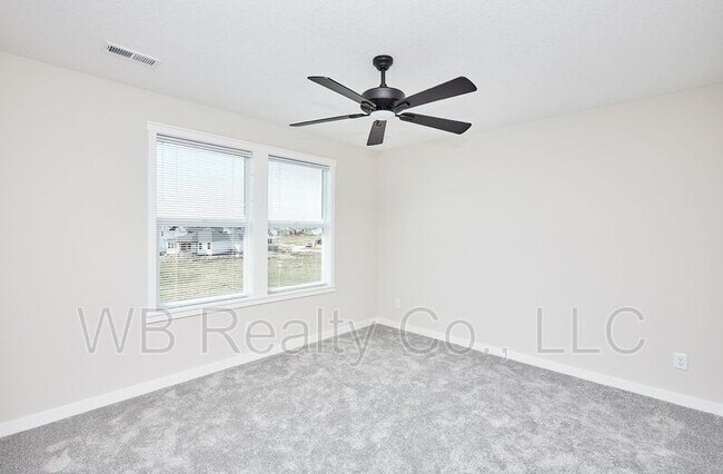 Building Photo - 1214 NW Yorktown Dr