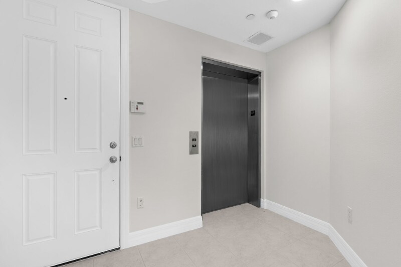 Building Photo - 1921 Monte Carlo Dr