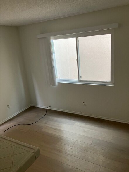 Building Photo - 206 Shell St