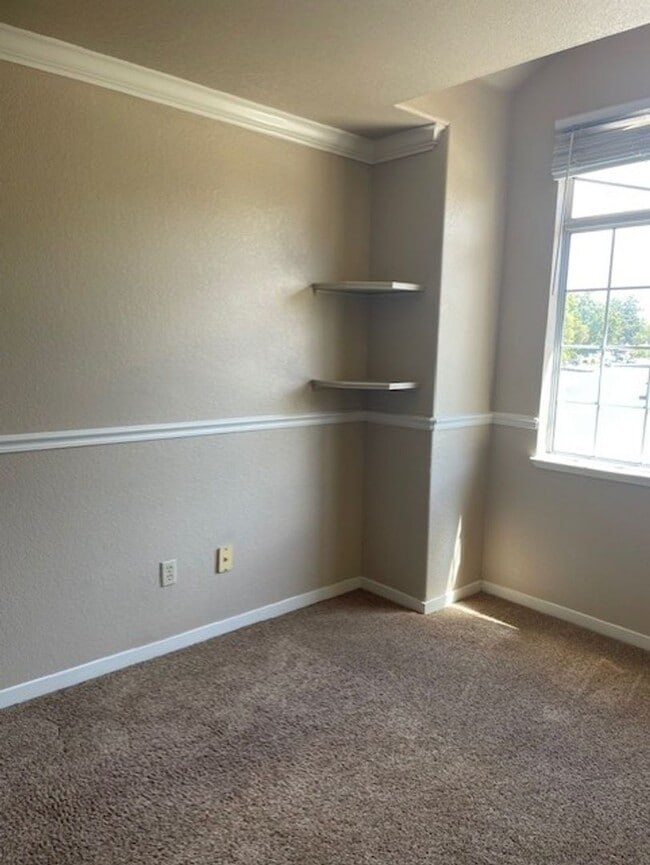 Building Photo - Tracy Home  Available for Rent