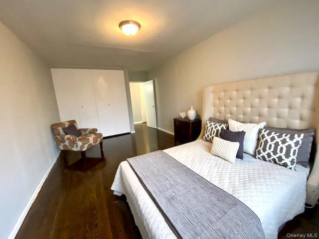 Building Photo - 43-60-60 Douglaston Pkwy