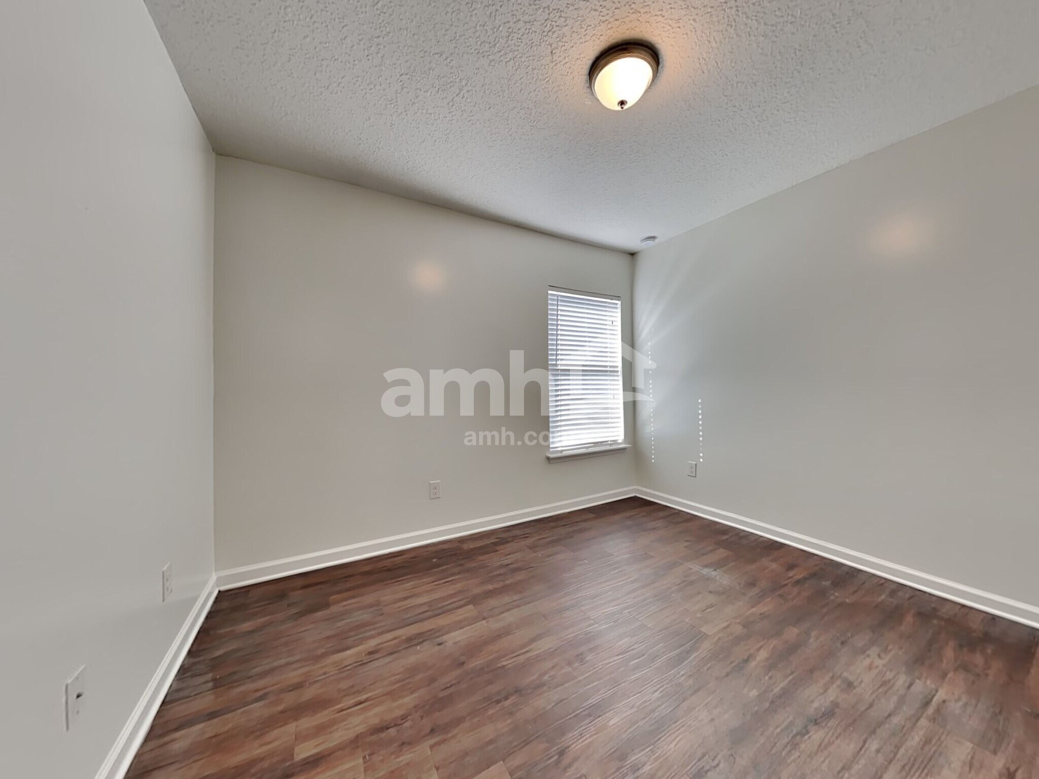 Building Photo - 9168 Mill Grove Dr