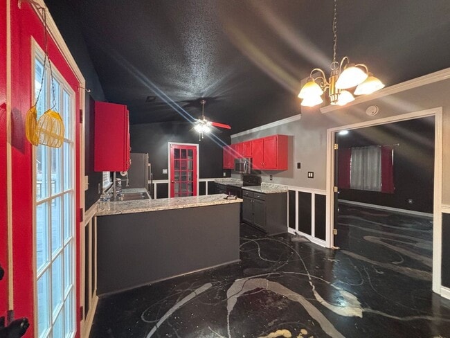 Building Photo - This is a must see!