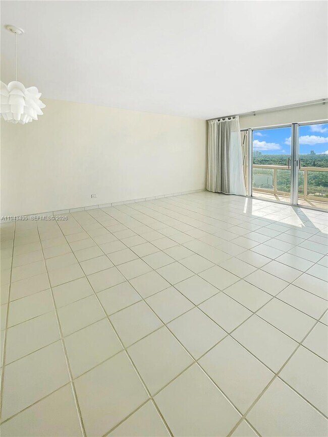 Building Photo - 2451 Brickell Ave