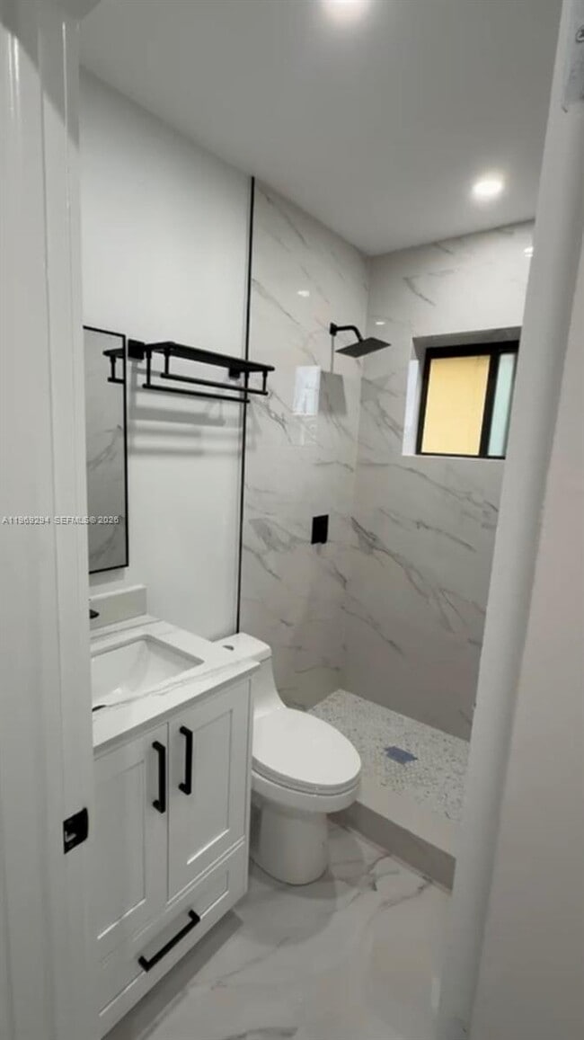 Building Photo - 1085 NW 191st St