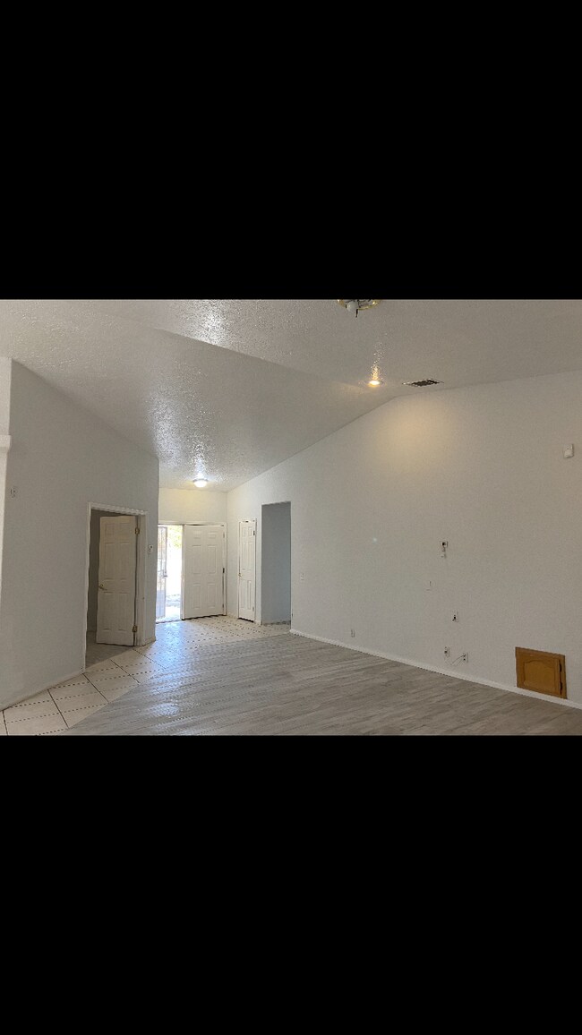 Building Photo - 16627 Ponca St