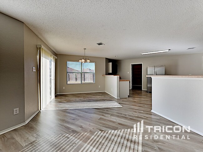 Building Photo - 208 Vivian Dr