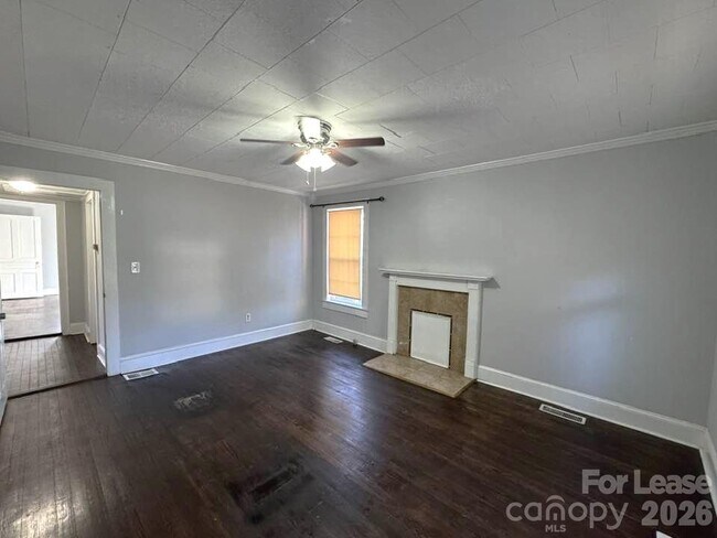 Building Photo - 70 Crowell Dr NW