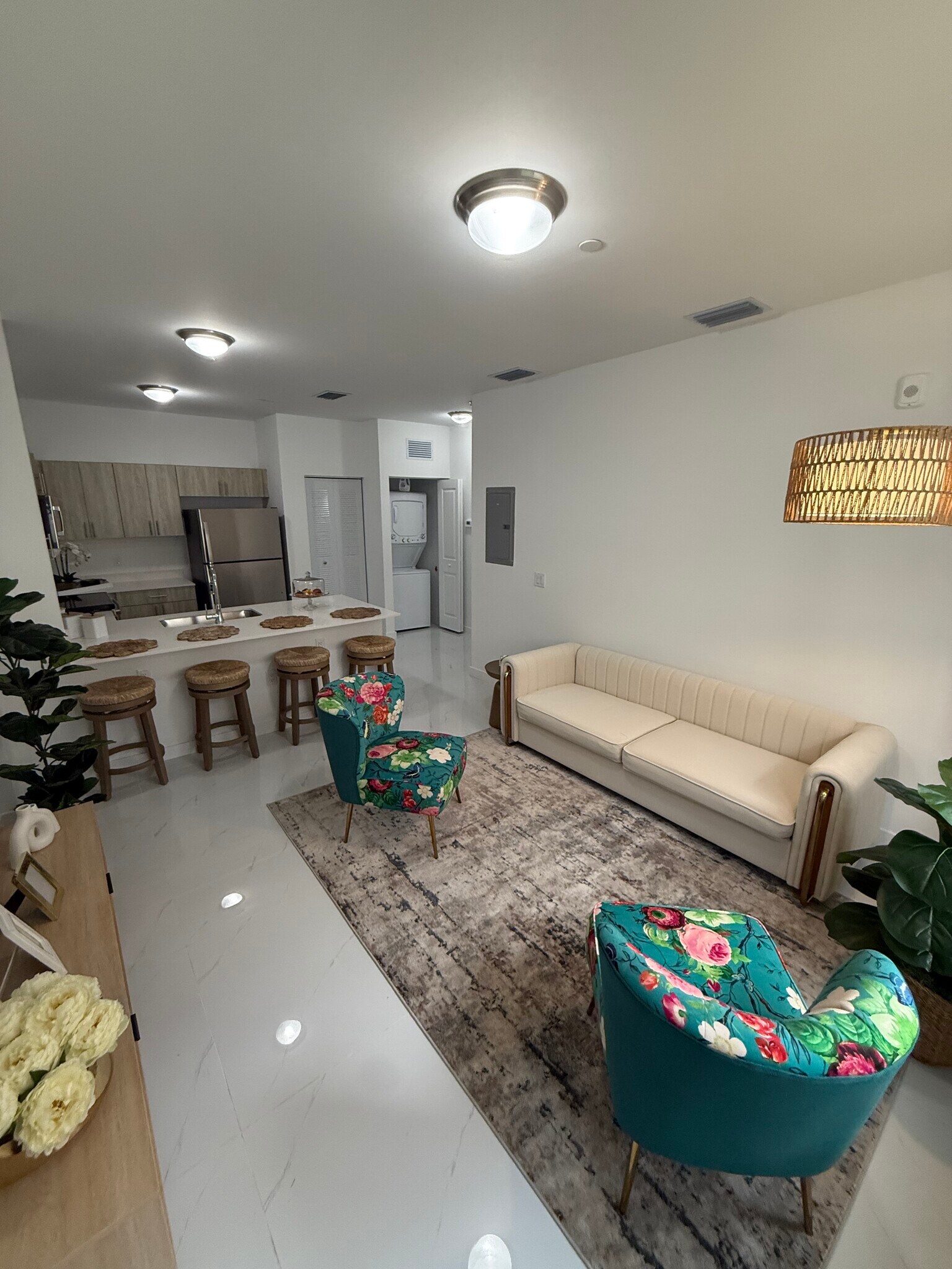 Building Photo - 1001 SW 71st Ct