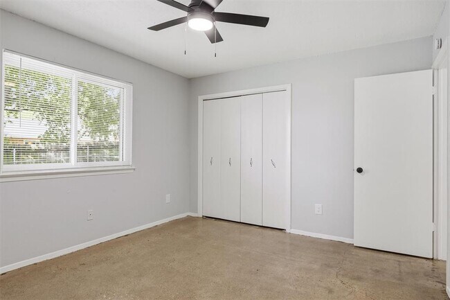 Building Photo - 113 Meteor Dr