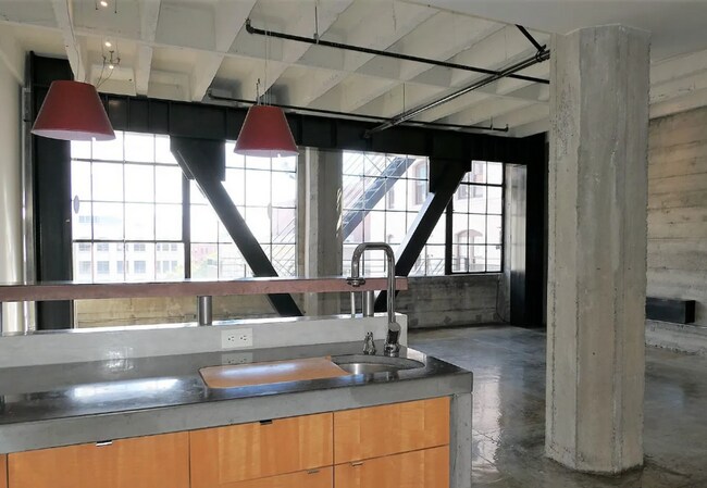 Building Photo - 10 Mint Plaza