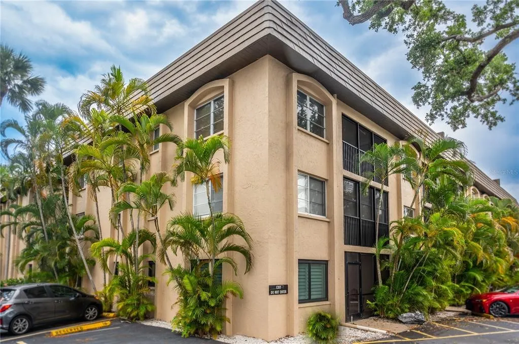 Building Photo - 3700 S Osprey Ave