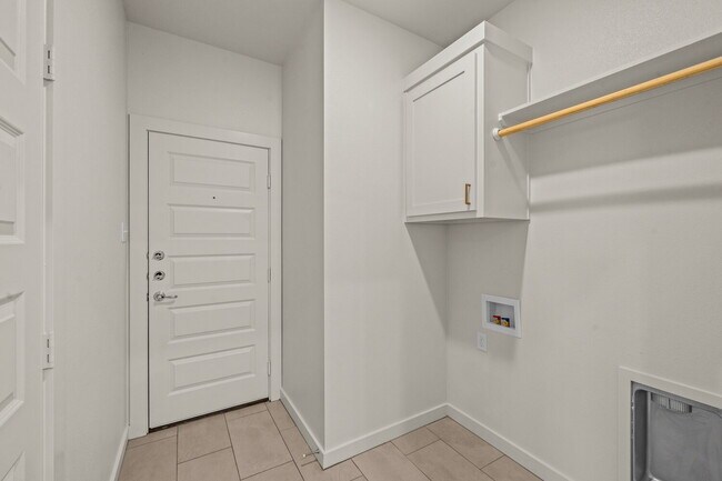Building Photo - Brand new townhomes in Frenship East!