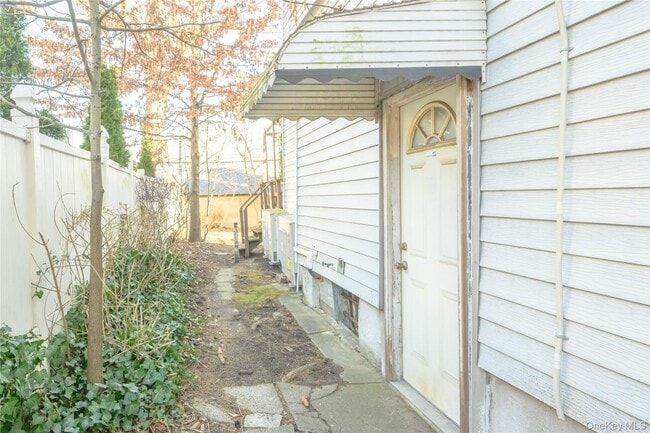 Building Photo - 84-21-84120 120th St