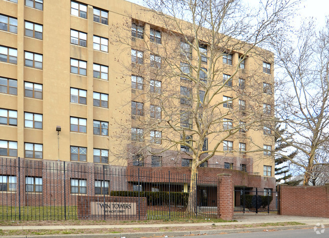 Building Photo - Twin Tower Apartment