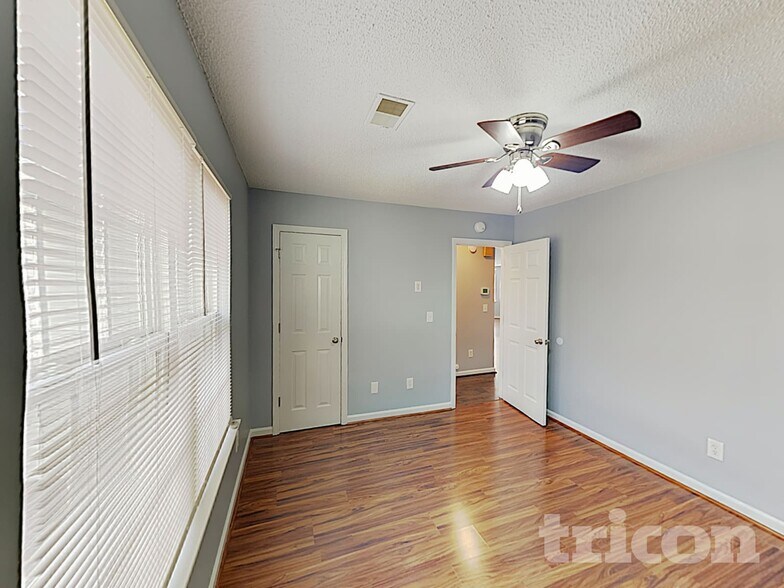 Building Photo - 430 Forest Grove Cir