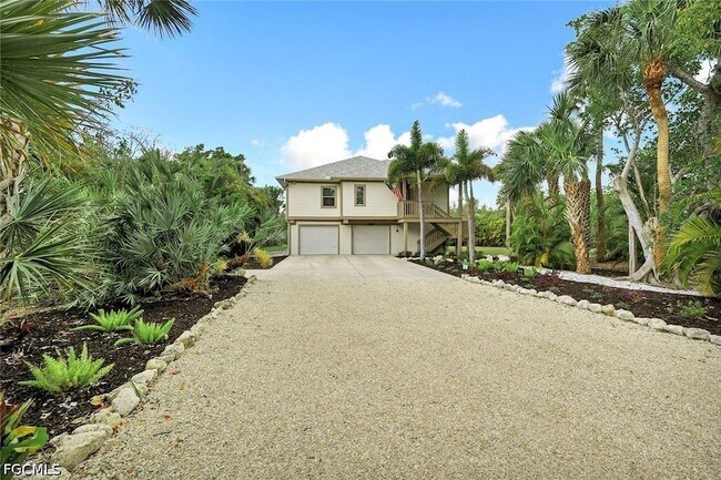 Building Photo - 2130 Sunset Cir
