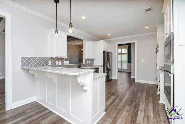 Building Photo - 1052 Chattahoochee Dr.