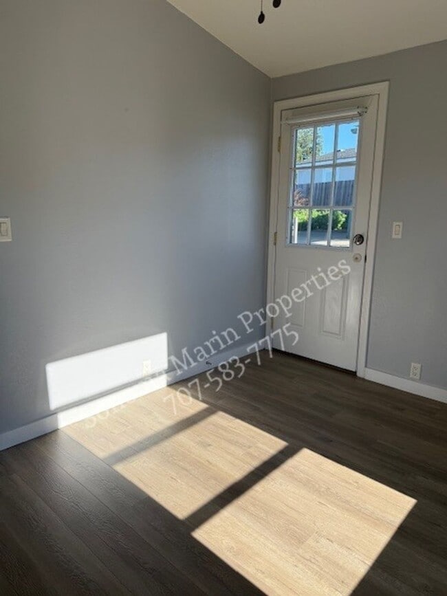 Building Photo - Great Single Level Home in the Country ~ West Petaluma ~ 2bd/2ba with Large Bonus Room