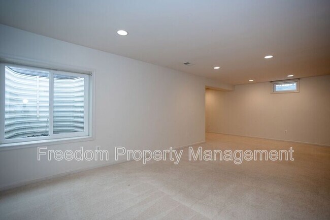 Building Photo - 6004 Abernethy Ln