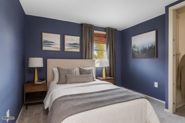 Building Photo - 689 2nd St