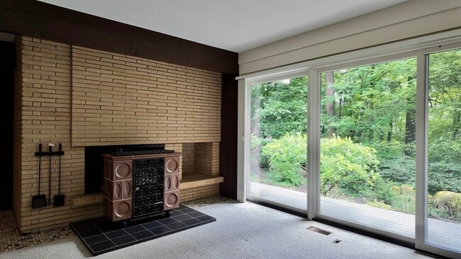 Building Photo - 14 Overlook Dr