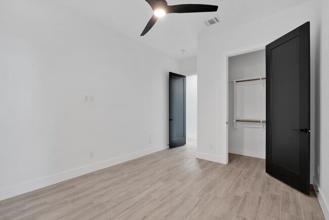 Building Photo - 364 Private Rd 2771