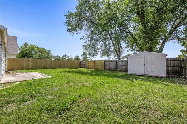 Building Photo - 2502 Parkcrest Dr