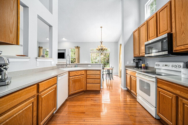 Building Photo - 150 Burwyck Park Dr